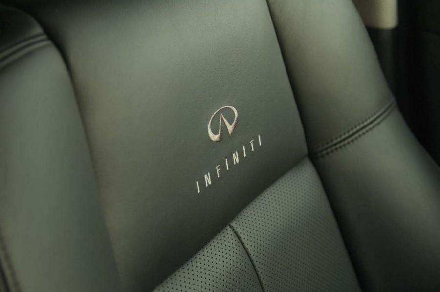  Infiniti M35 2009 года  (фото 29 из 42)